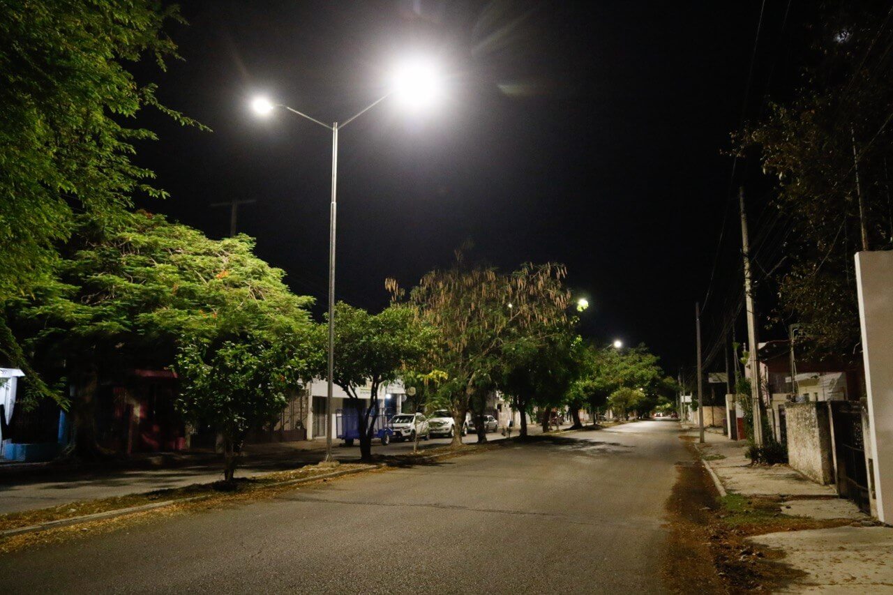 Iluminación LED en Mérida llegará a 80 mil lámparas este año