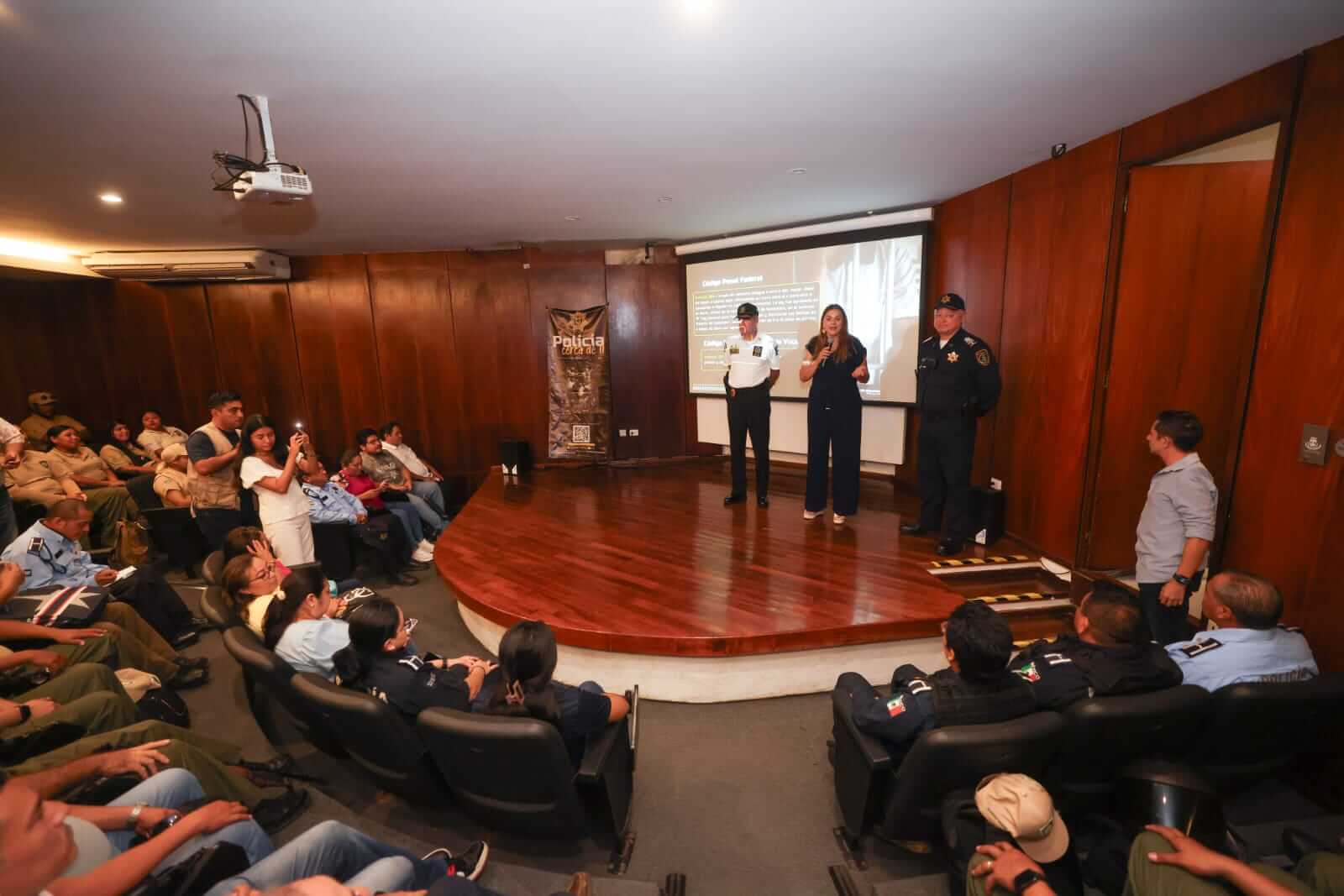 Policía Municipal de Mérida fortalece prevención de delitos cibernéticos