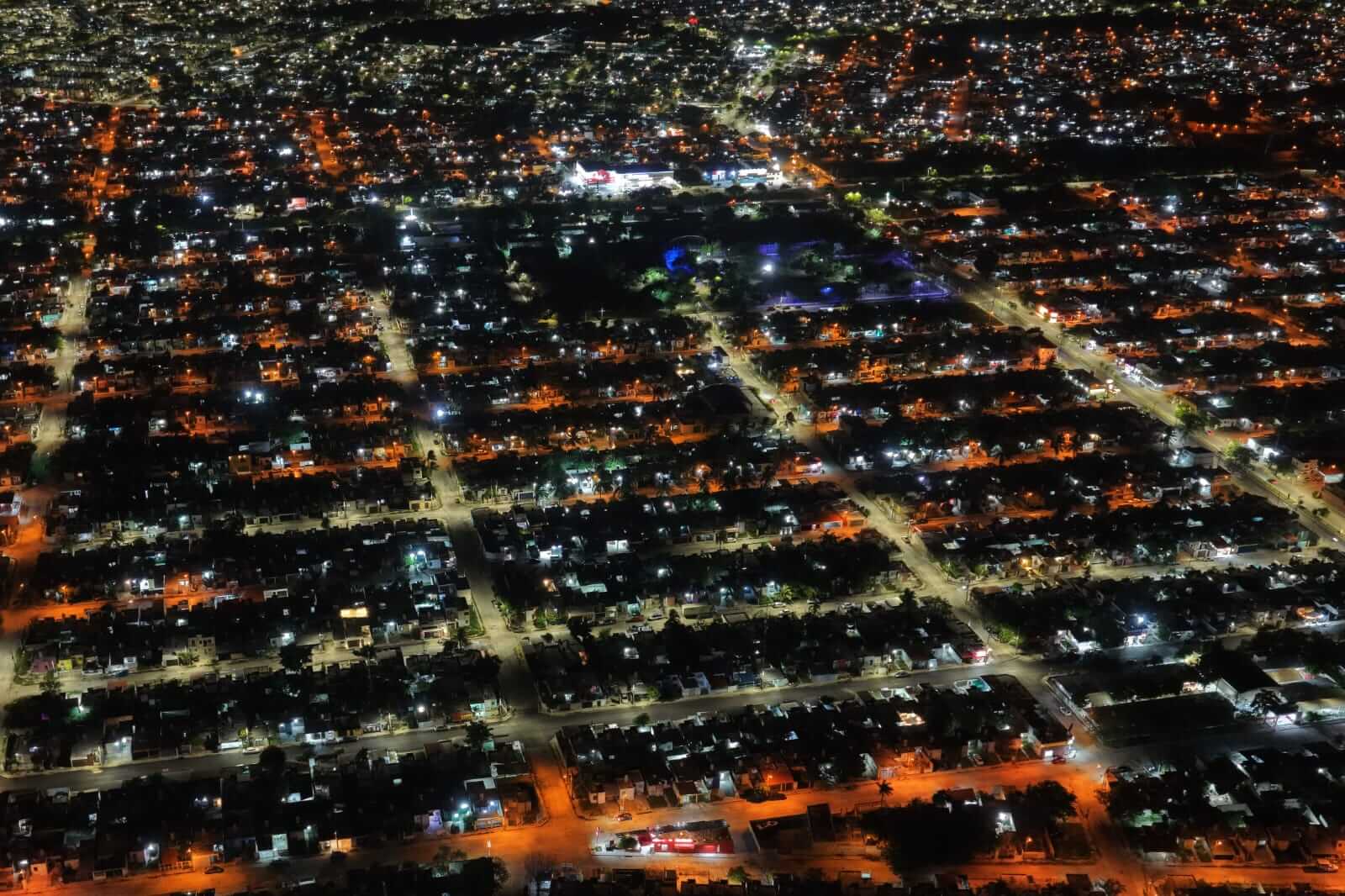 Luminarias LED en Ciudad Caucel avanzan con renovación de alumbrado