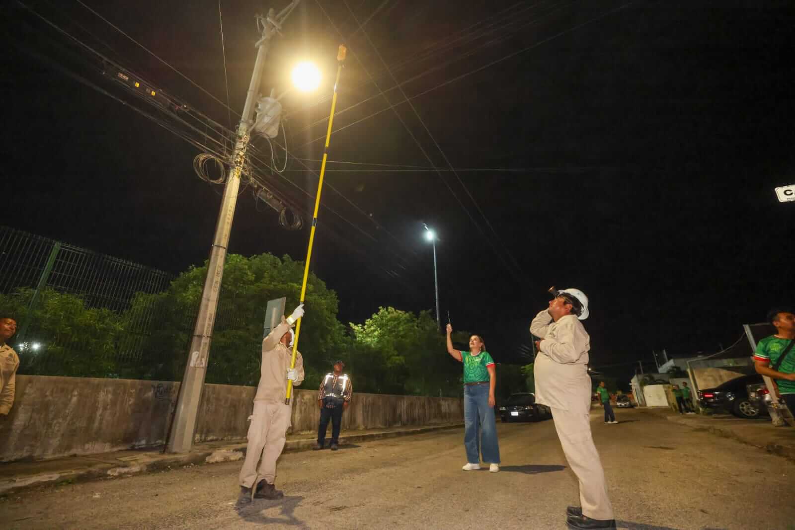 Luminarias LED en Ciudad Caucel avanzan con renovación de alumbrado