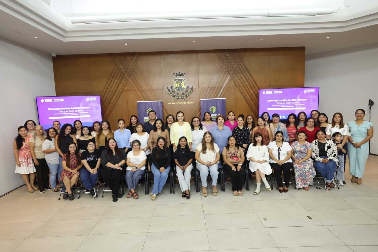 Atención a mujeres en Mérida incorpora capacitación contra violencia de género