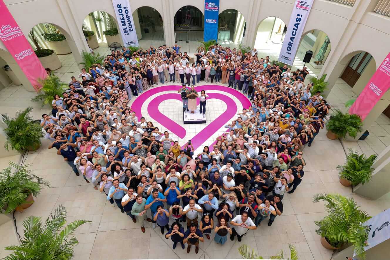 Servidores públicos de Mérida reciben reconocimiento por trabajo municipal