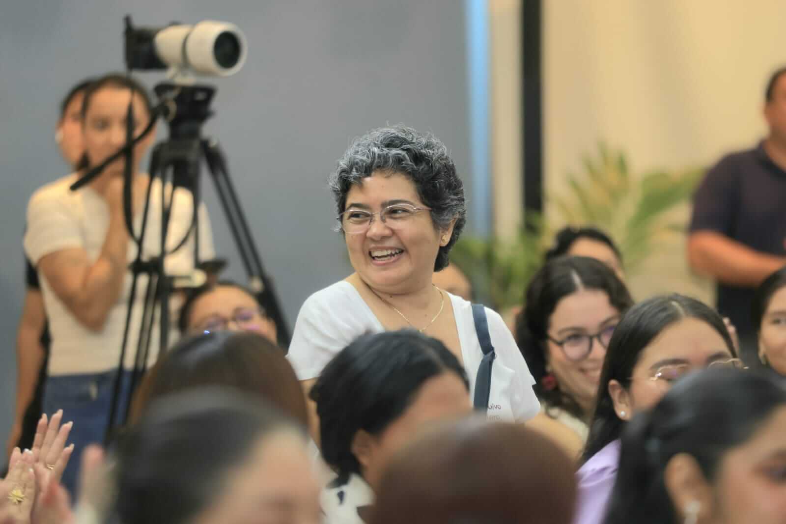 Atención a mujeres en Mérida incorpora capacitación contra violencia de género