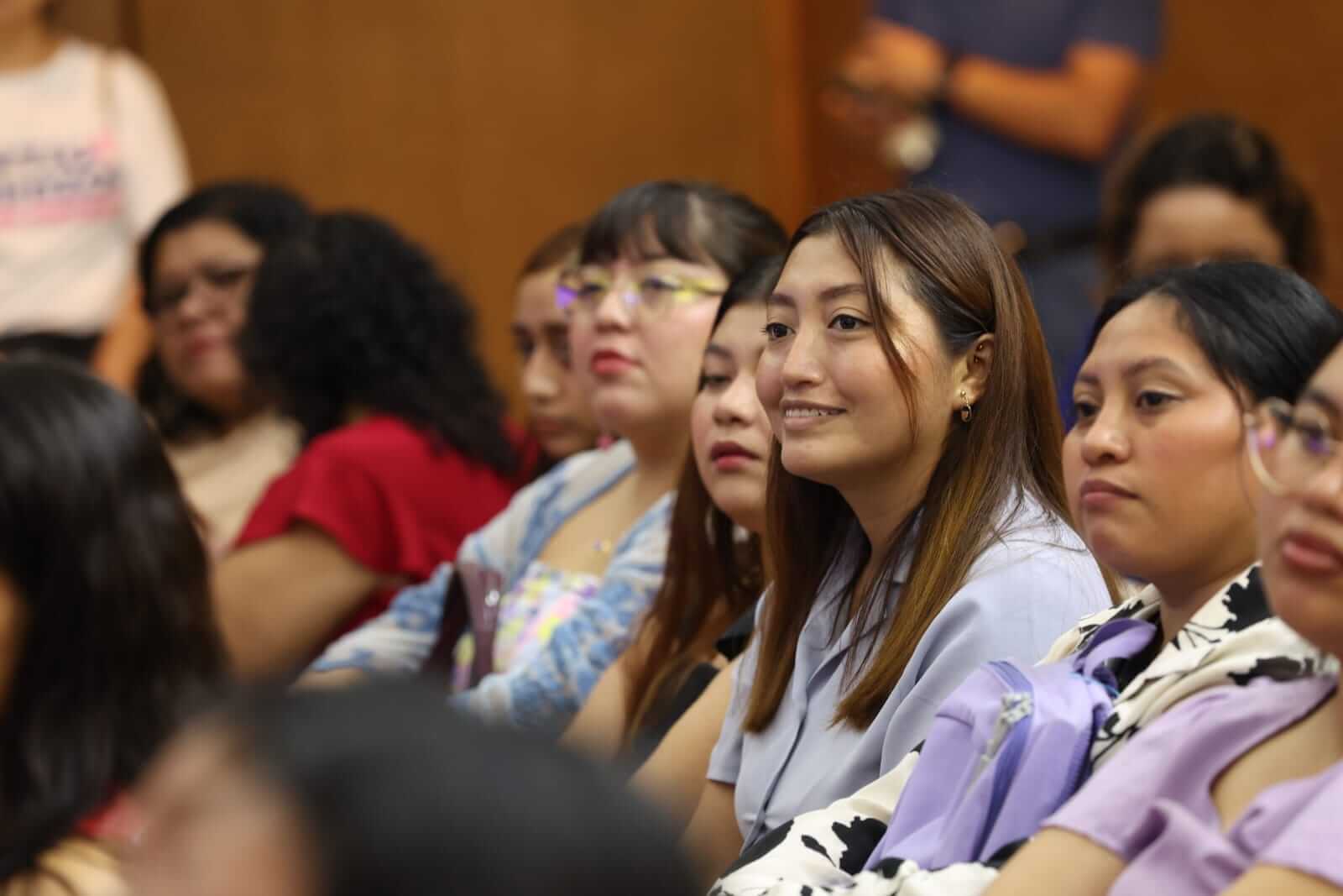 Atención a mujeres en Mérida incorpora capacitación contra violencia de género