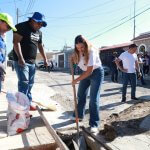 Megaoperativo en Unidad Morelos atiende drenaje, baches y limpieza