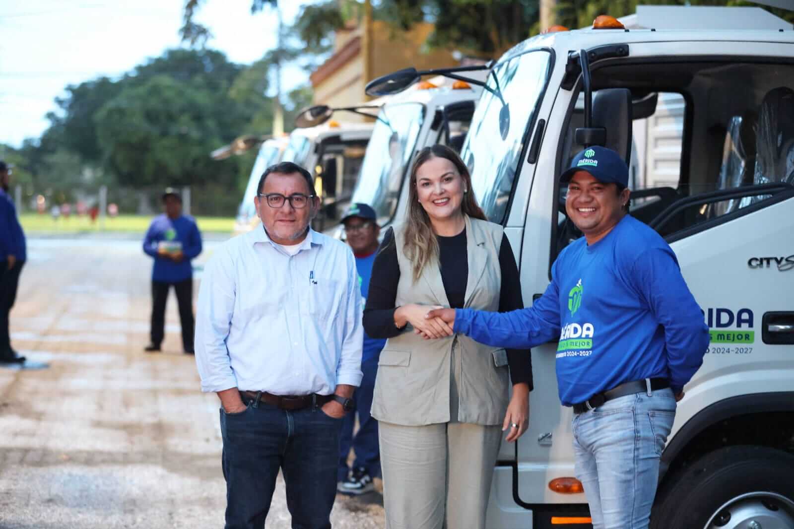 Obras públicas en Mérida suman cuatro unidades para bacheo y calles