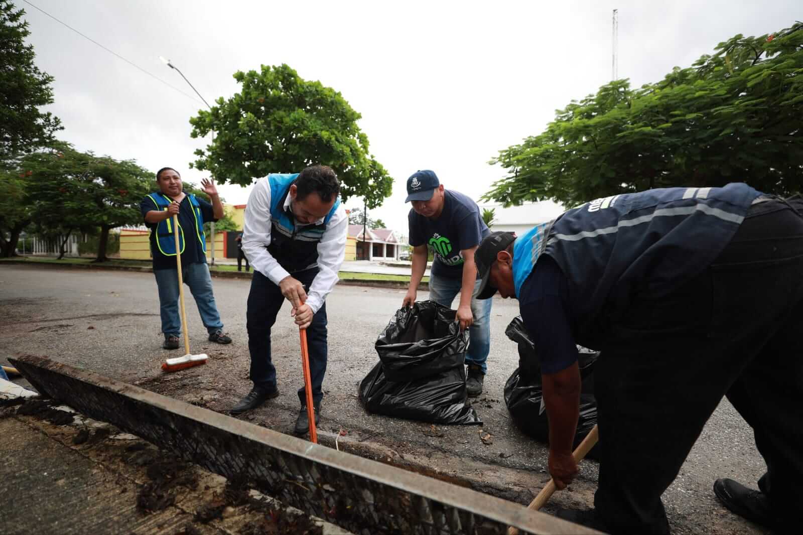 Operativo por lluvias en Mérida mantiene desplegadas cuadrillas municipales
